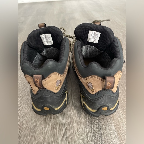 Oboz Hiking Boots with Tan and Black Accents - Picture 5 of 10